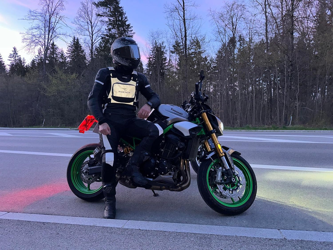 reflektierenede Chest Bag ideal für Motorrad und Radfahrer, mit magnetischen Seitenverschlüssen und
