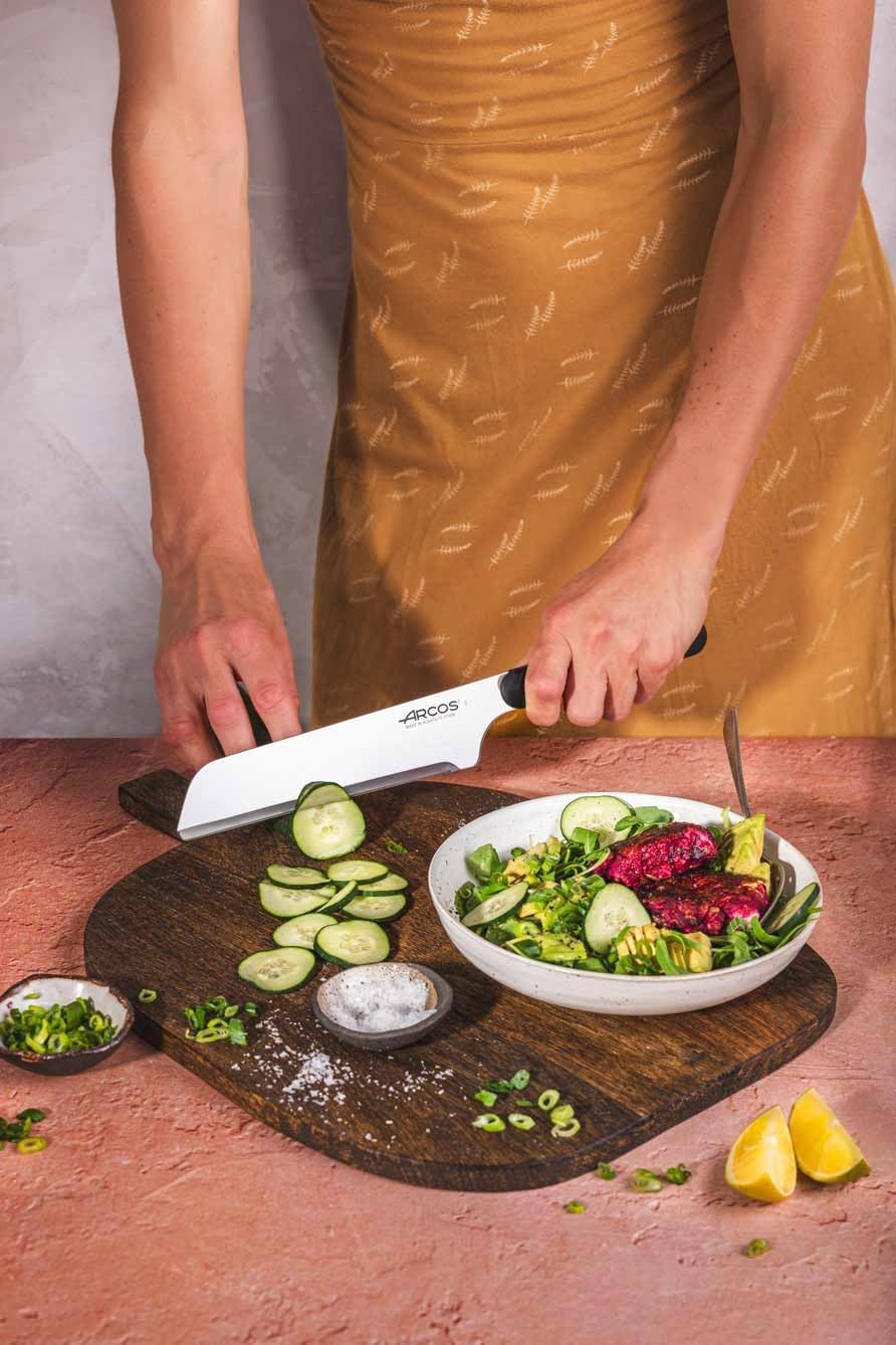 Arcos Chefmesser - Microdentierte Klinge für Obst und Gemüse, 180 mm Klinge, Ergonomischer Griff, Mo