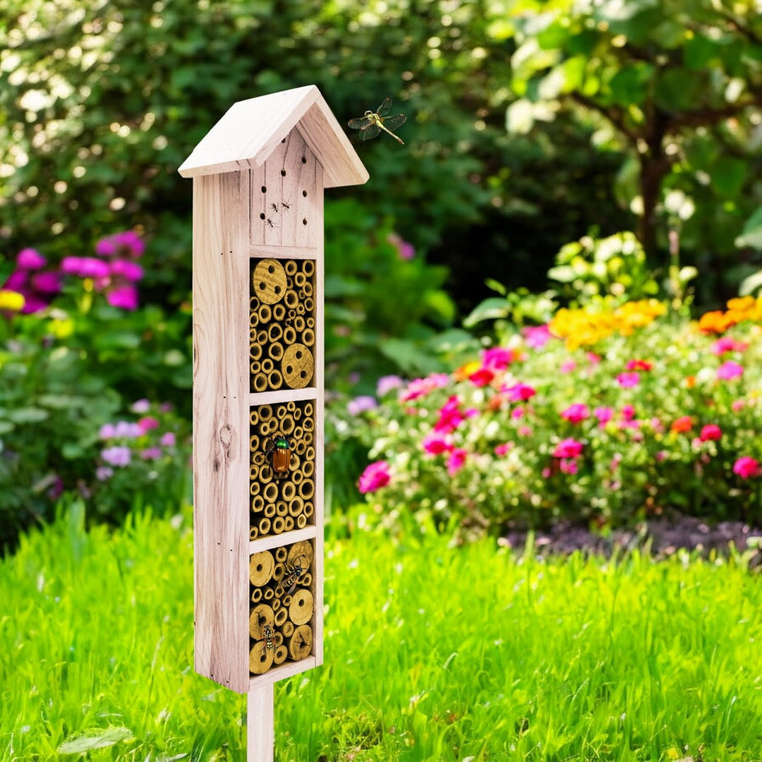 Holz Insektenhotel mit Erdspiess 78 cm - beige - Garten Deko Insektenhaus zum Aufstellen - Bienenhot