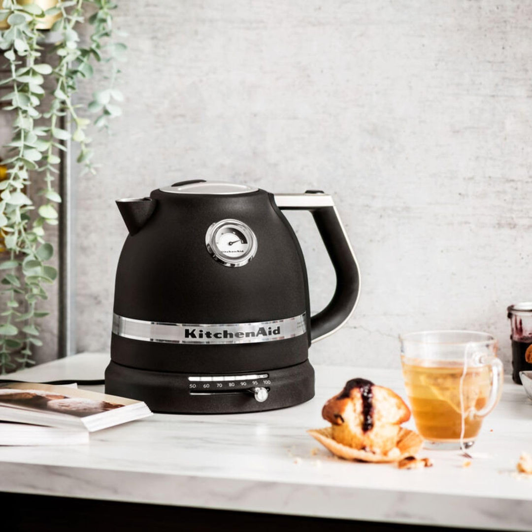 KitchenAid Wasserkocher mit Temperatureinstellung von 50 bis 100°C - Teekocher mit Temperaturanzeige