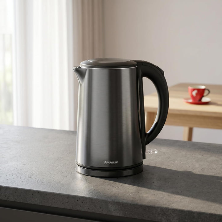 Trisa Comfort Touch Wasserkocher Edelstahl Innen (1,5L, 2200W), Doppelwandiger Teekocher mit Cool-To