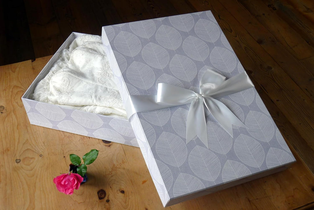 Yours To Keep Klassische Brautkleidbox AUFBEWAHRUNGSKASTEN (Scandi Leaf) 75 x 50 x 15 cm Hochzeitskl