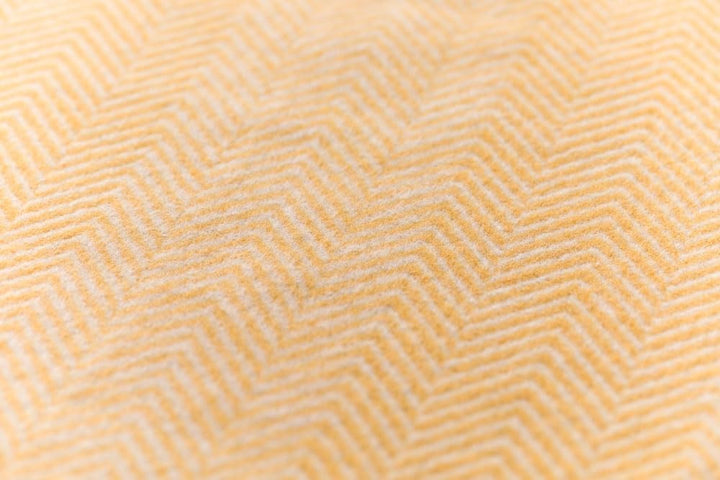 David Fussenegger Wohndecke Silvretta 'Fischgrät' 140 x 200 cm Gold