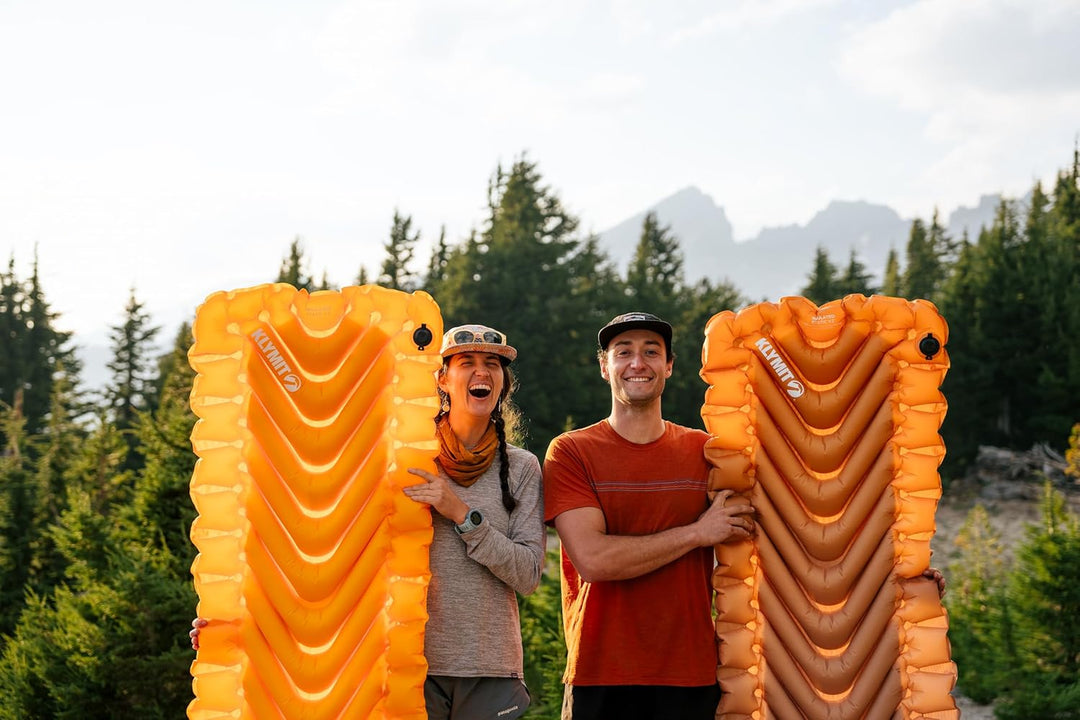 Klymit Isolierte statische V2 aufblasbare Isomatte, verbesserter Komfort, tragbar, Ultraleicht, einf