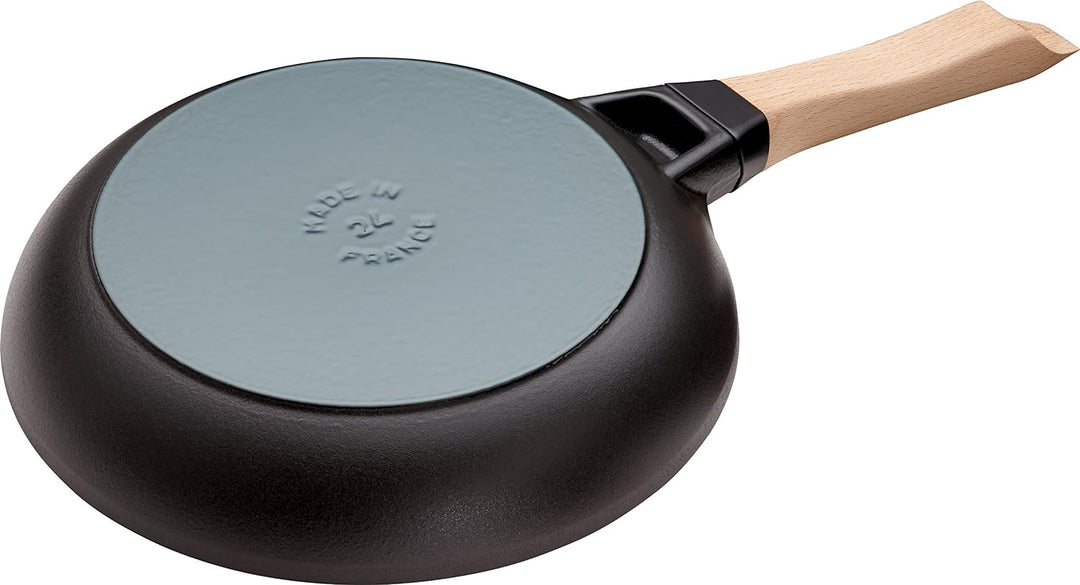 STAUB Gusseisen Pfanne mit Holzgriff, 24 cm, Induktionsgeeignet, Schwarz, 24 cm