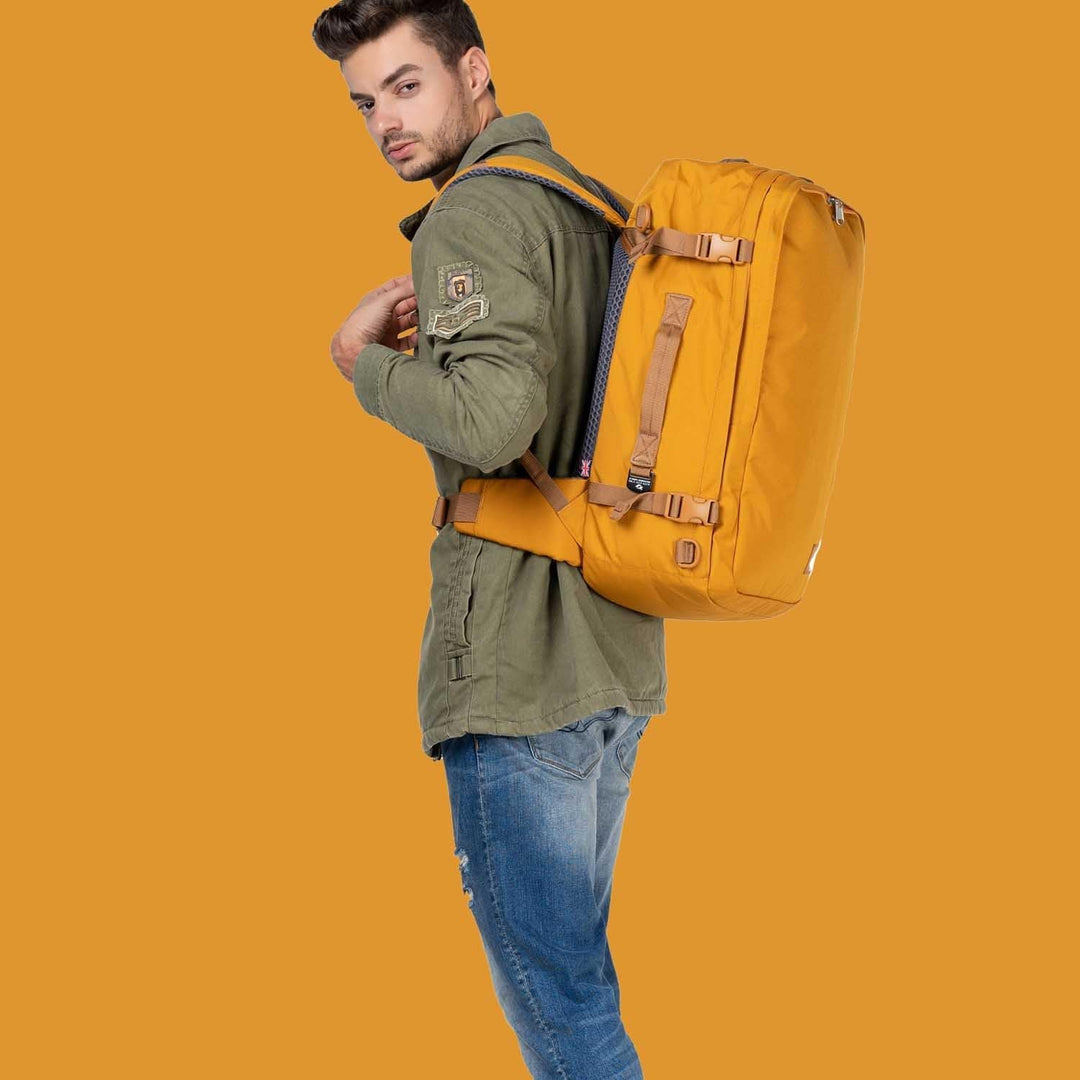 CABINZERO Unisex Classic Pro 42l Rucksack, Orange Chill, 35x54x20