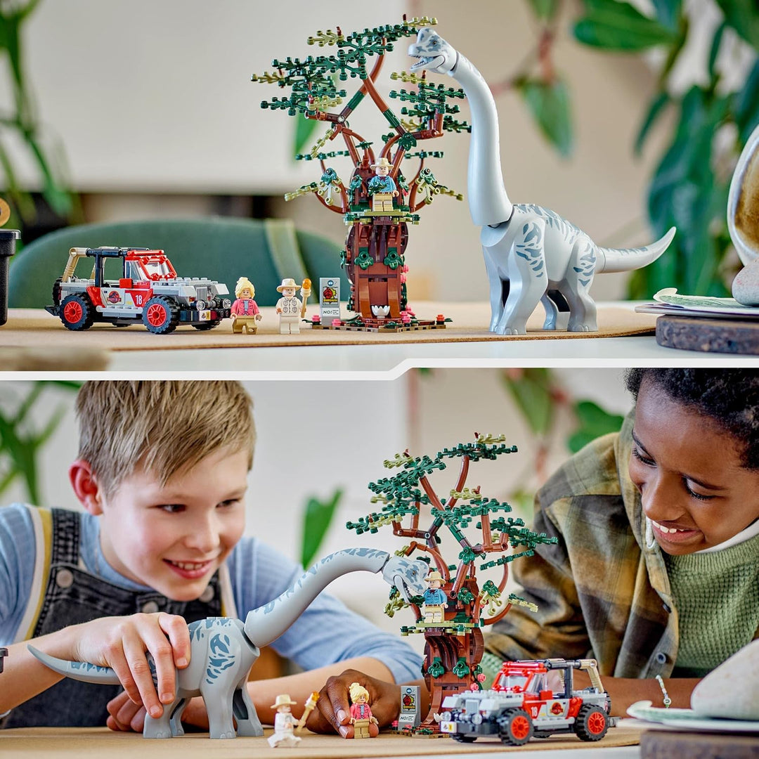 LEGO 76960 Jurassic Park Entdeckung des Brachiosaurus, Dinosaurier Spielzeug mit Figur und Jeep, Sam