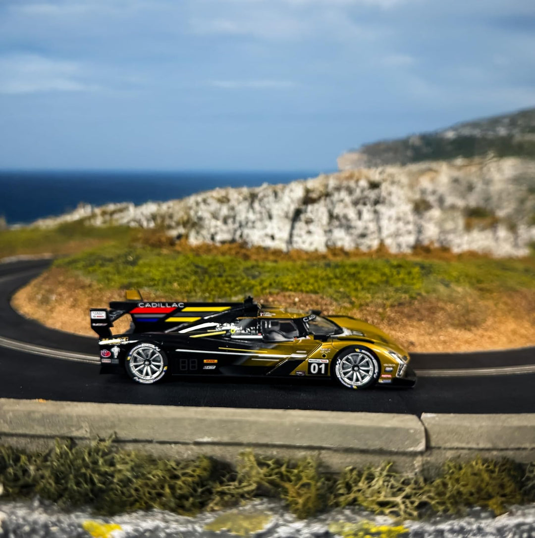 Scalextric Cars - C4586 Cadillac V-Series.R Cadillac Racing No.01 12 Stunden von Sebring 2024 - Spie