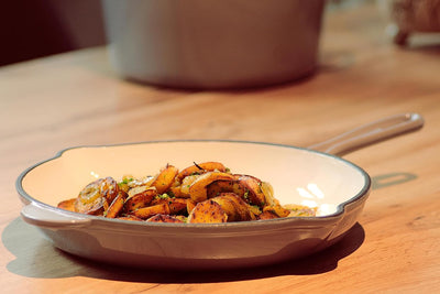 ECHTWERK Bratpfanne aus Gusseisen mit Emaille-Beschichtung, Gusseisenpfanne, Ofenpfanne mit zwei Gri