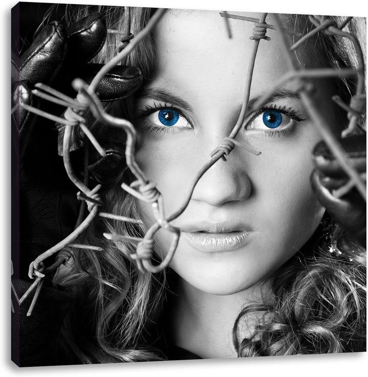 Pixxprint Sexy Girl vor Stacheldraht als Leinwandbild/Grösse: 70x70 cm/Wandbild/Kunstdruck/fertig be
