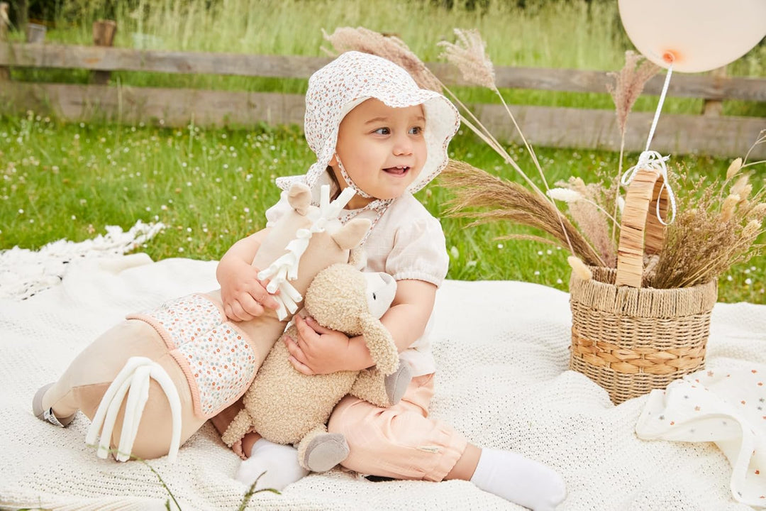 Sterntaler Kuscheltier S Schaf Flocke - Plüschtier aus weichem Boucle - Kinder und Baby Spielzeug ge