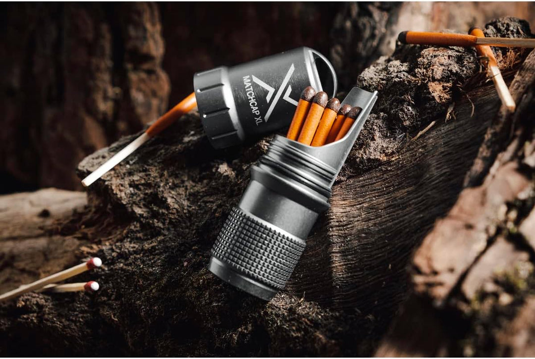 EXOTAC - Matchcap XL Wasserdichte Camping Match Kit Halterung mit integriertem Schläger Schwarz, Sch