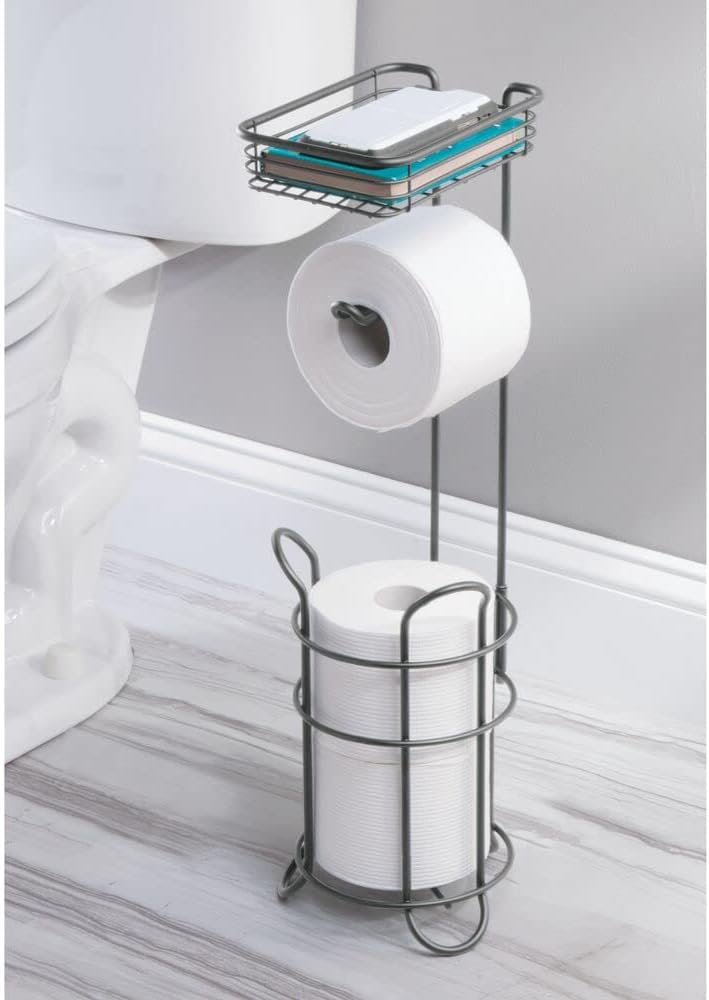 mDesign Klopapierhalter freistehend – stilvoller Toilettenpapierhalter aus Metall mit Ablage für Feu