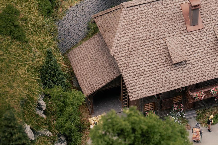 FALLER 130012 - Jubiläumsmodell Uhrenmacherhaus mit Figur - Spurweite H0