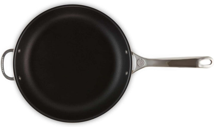 Le Creuset Antihaftbeschichtete Bratpfanne mit Gegengriff aus 3-ply PLUS Edelstahl, 28 cm, 966002280