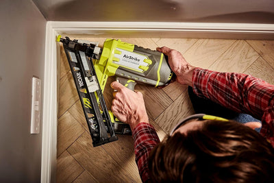 RYOBI 18 V ONE+ Akku-Nagler R15GN18-0 (Nageltyp 1,8 mm, Magazinkapazität von 105 Nägeln, 33-35° Maga