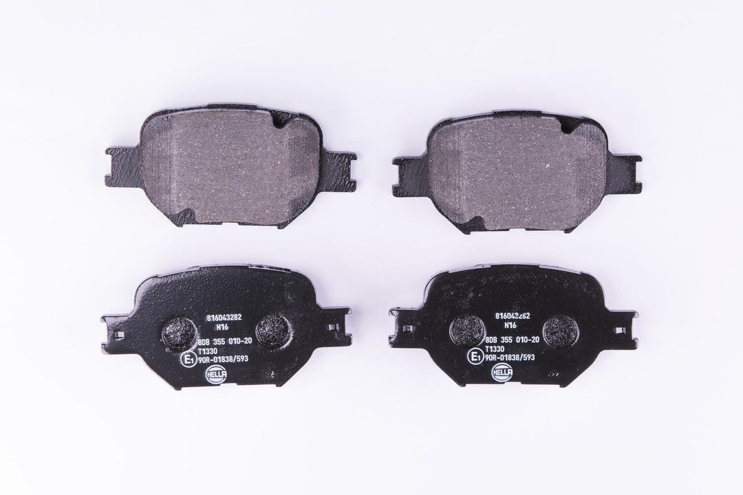 HELLA PAGID 8DB 355 010-201 Bremsbelagsatz - T1330 - Dicke/Stärke: 17mm - Bremssystem: Akebono - nic