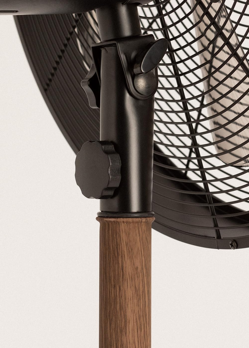 CREATE | AIR STAND WOOD/Standventilator mit Oszillation/schwarz und dunkle Holz/Retro-Stil, 3 Geschw