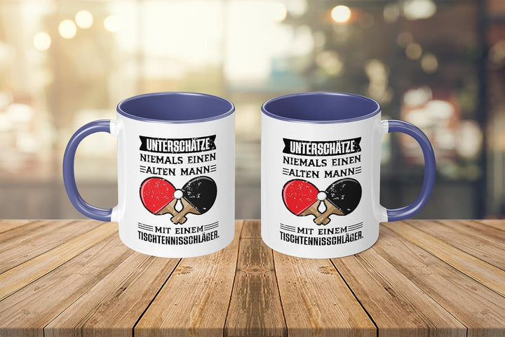 Lustige Tischtennis Tasse | Unterschätze niemals einen alten Mann mit einem Tischtennisschläger | Ge