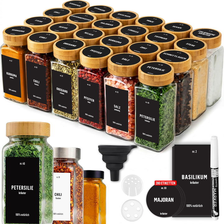 Deco Haus® Gewürzgläser eckig mit Holzdeckel 24er Set [+ Etiketten & Streueinsatz] - Gewürzdosen Set