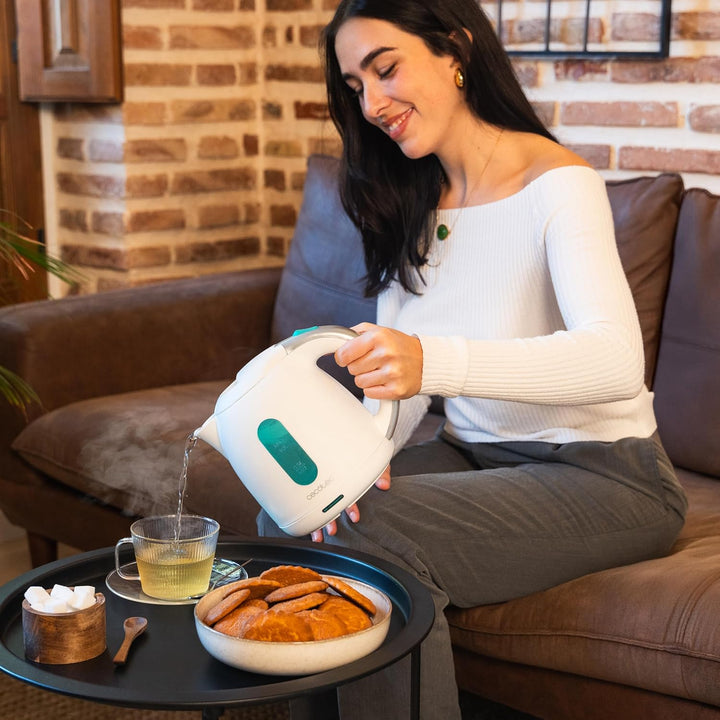 Cecotec Wasserkocher, 1 L Kapazität, Thermosense 140 White, 2200 W, Schnelles Erhitzen, Anti-Kalk-Fi