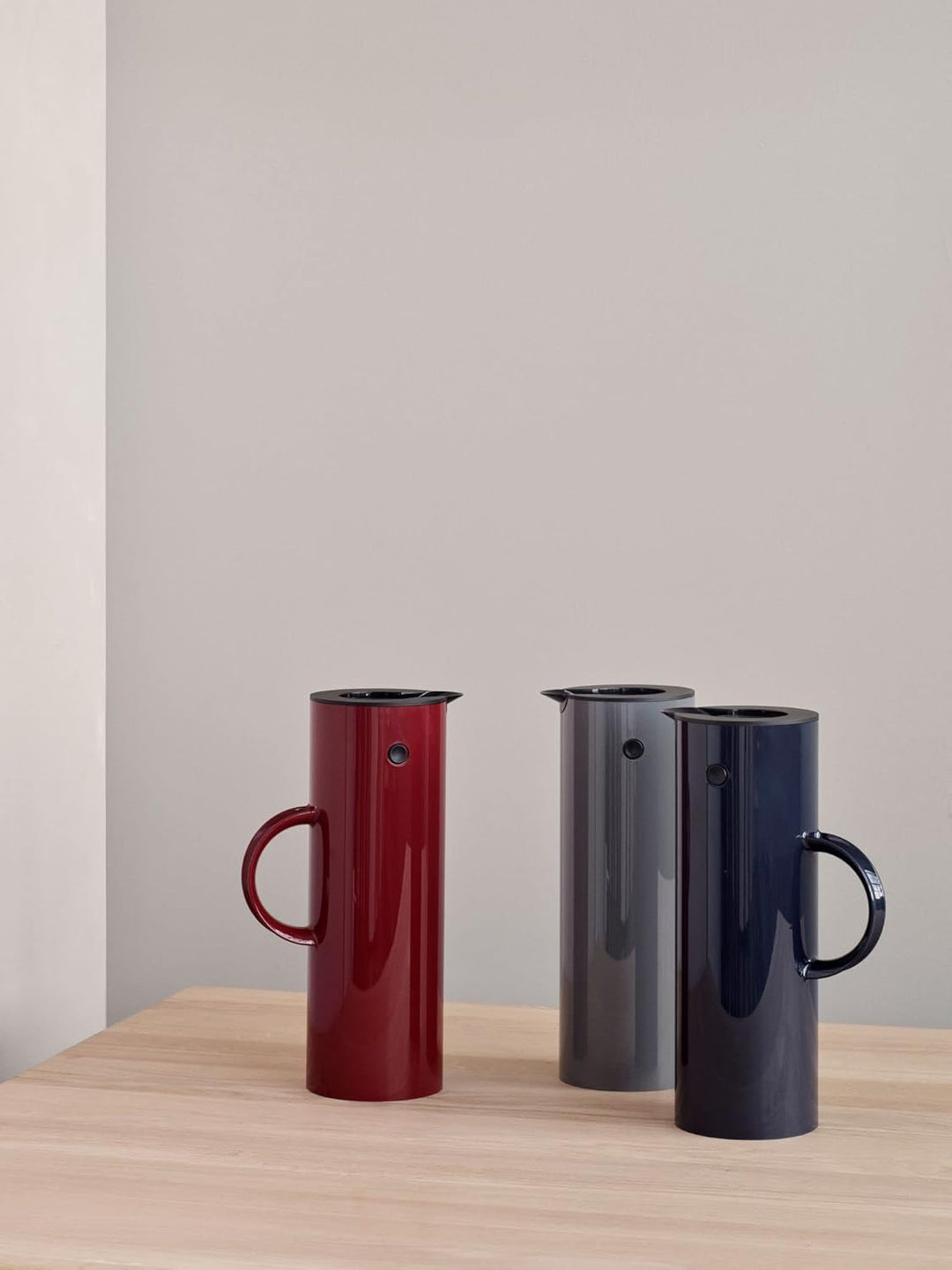 Stelton Isolierkanne EM77 - Doppelwandige Isolierkanne für heisse/kalte Getränke - Tee- & Kaffeekann