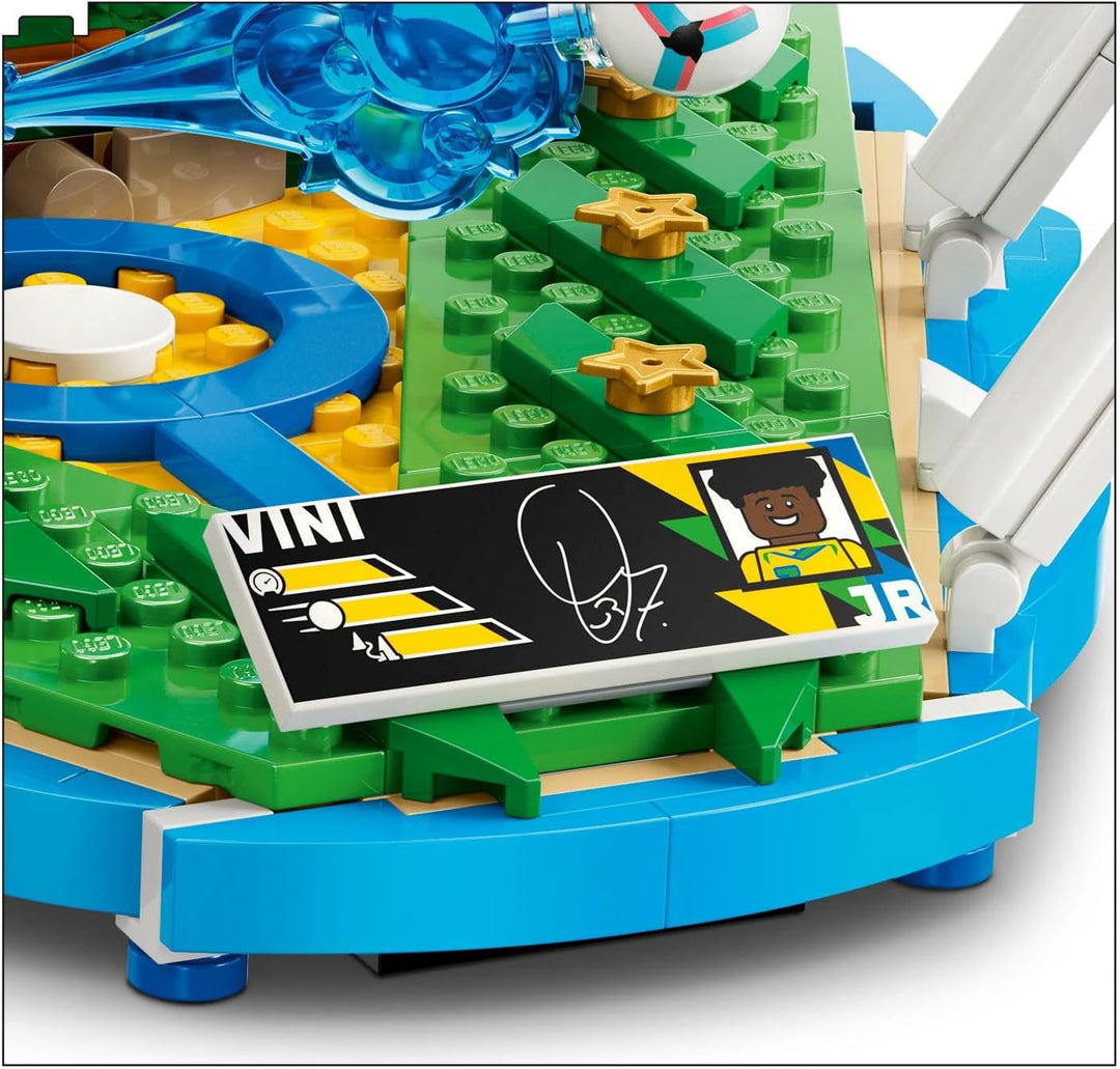 LEGO Editions Vini Jr. – Fussball-Highlights Spielzeug - 3D Modellbau mit Minifigur zum Sammeln - Ki