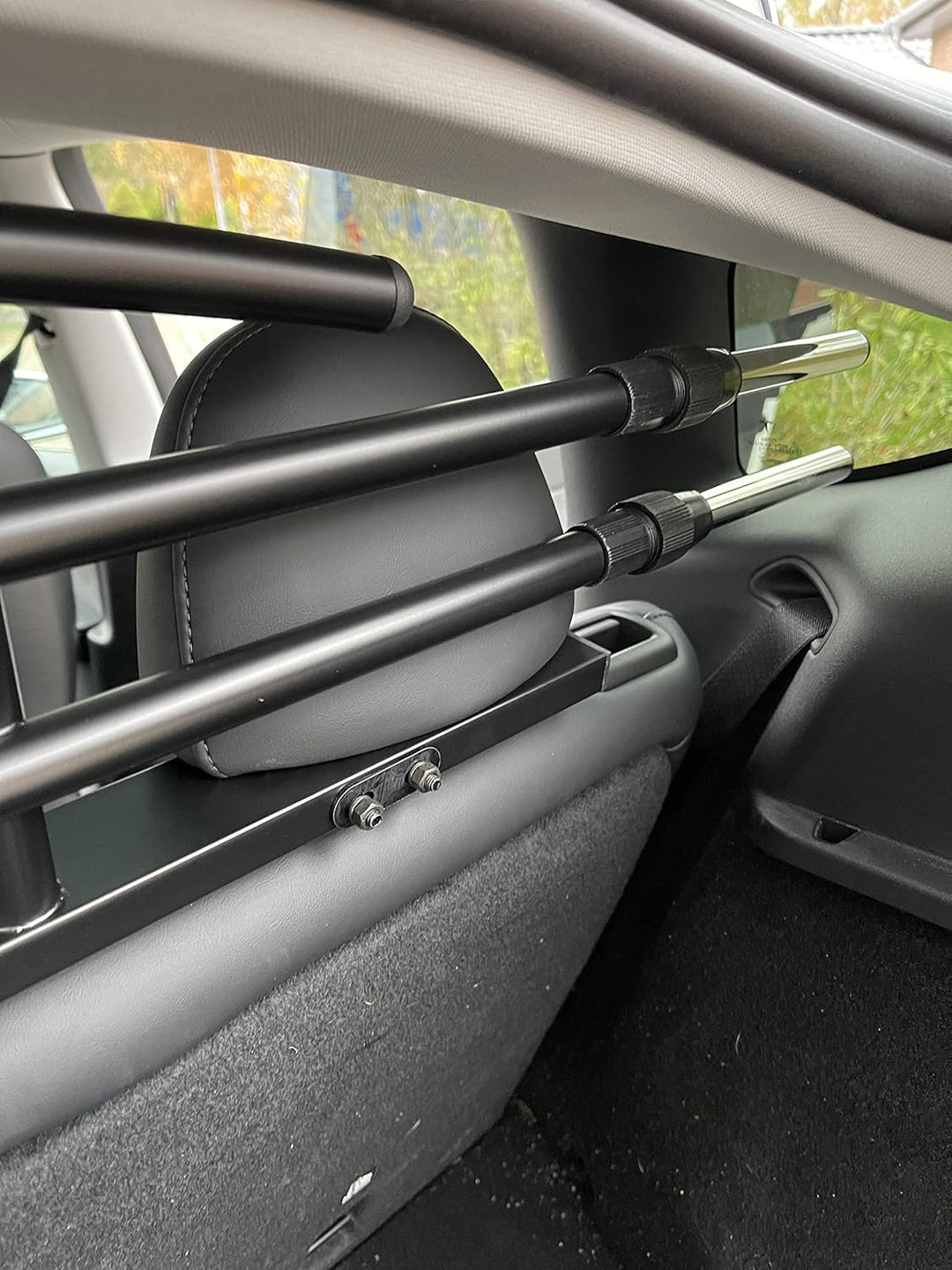 Electric Rebels Hundegitter/Transportgitter – kompatibel mit Tesla Model Y (auch Juniper) – stufenlo