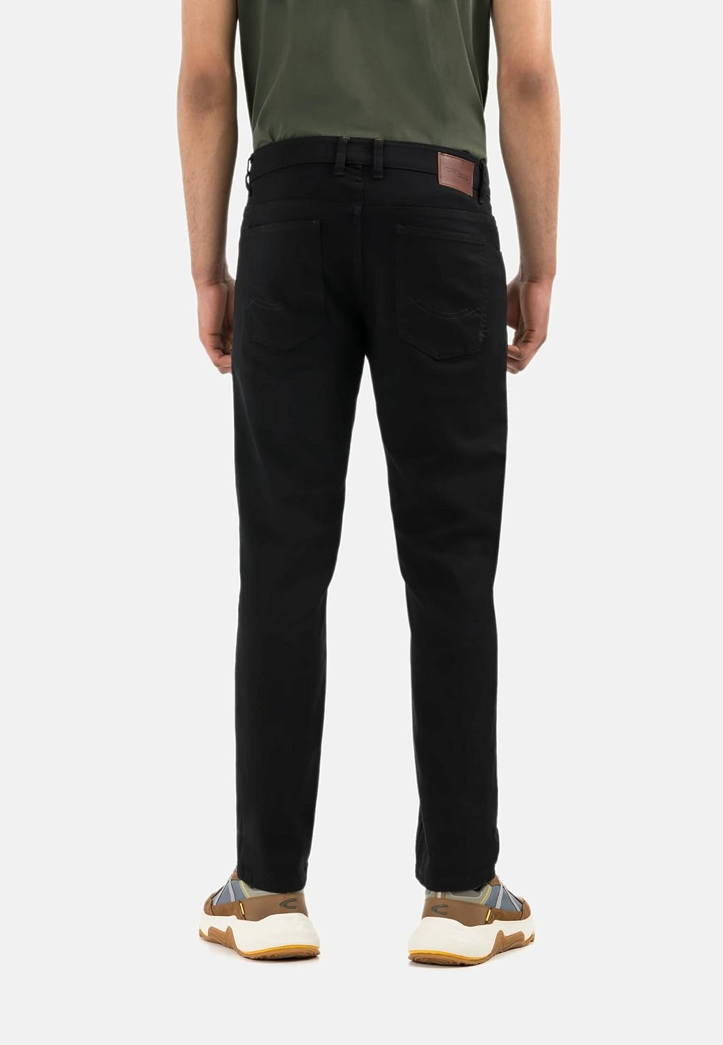 camel active Herren Relaxed Fit 5-Pocket Jeans mit leichten Used-Effekten 32W / 30L Schwarz, 32W / 3