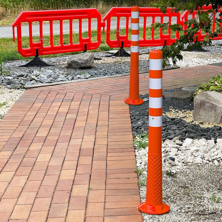 3 Stück UvV®-Reflex Absperrpfosten, Poller 100 cm hoch, flexibel orange, reflektierend, selbstaufric