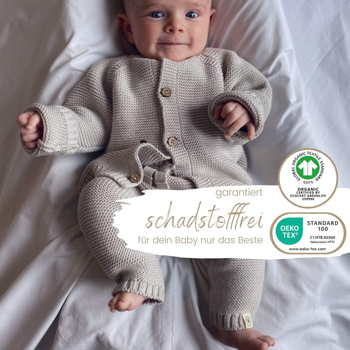 DIKOS® Baby Strickset - warmes grau | Babykleidung aus 100 GOTS% BIO-Baumwolle | Neugeborenen Outfit