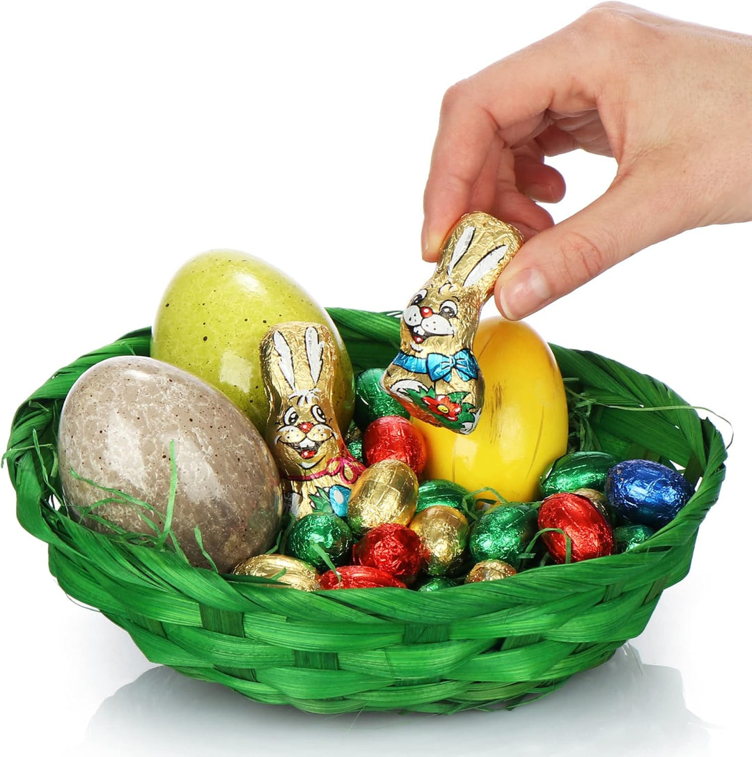 com-four® 4X Osterkörbchen mit Deko Gras und Eierfarben - grüne Osterkörbe mit grünem Gras - Bastkor