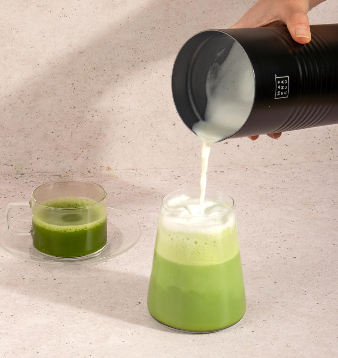 Automatischer Milchaufschäumer 500W. 300 ml Fassungsvermögen zum Aufschäumen von heisser/kalter Milc