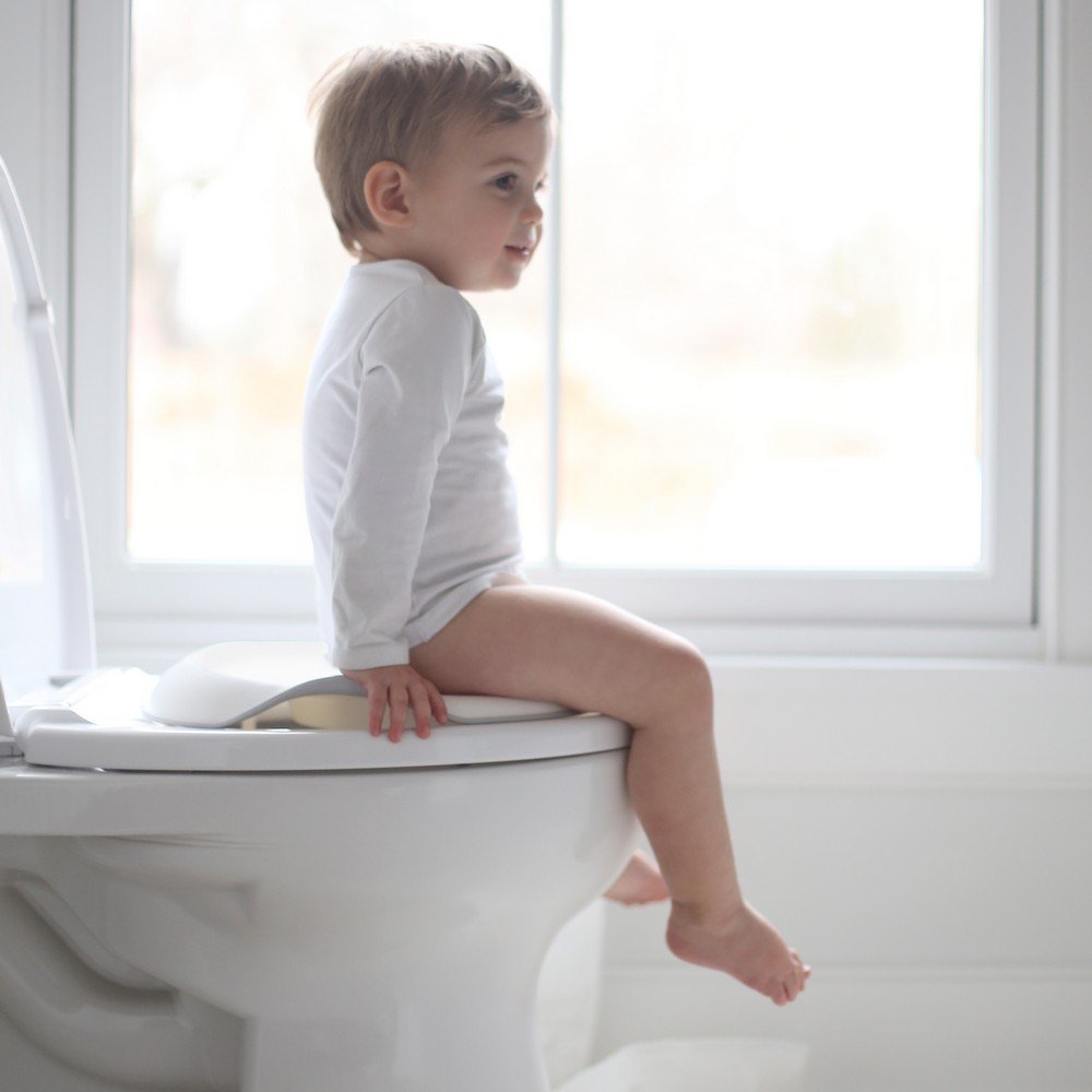 Ubbi einstellbarer Toilettentrainer, leicht zu reinigender Töpfchentrainingstrainer, Grau Adjustable