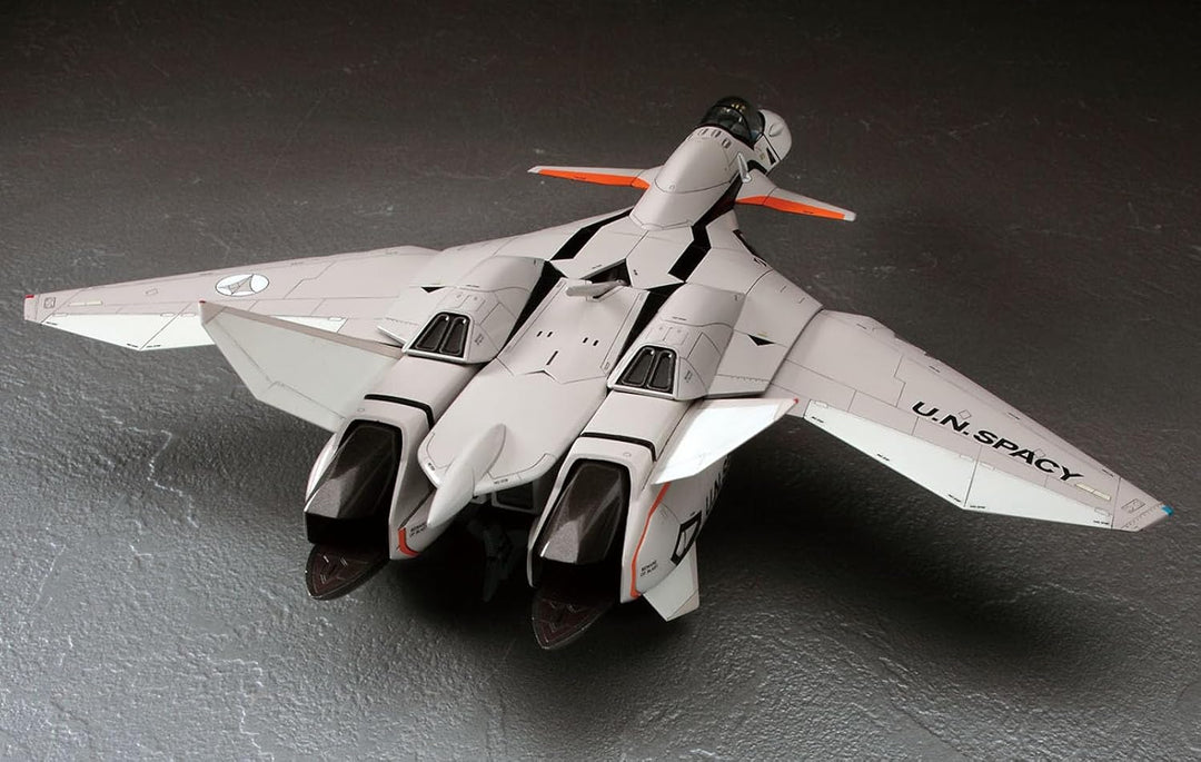 VF-11B Thunderbolt `Macross PLUS` (Plastic model) 1/72