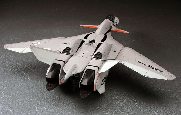 VF-11B Thunderbolt `Macross PLUS` (Plastic model) 1/72