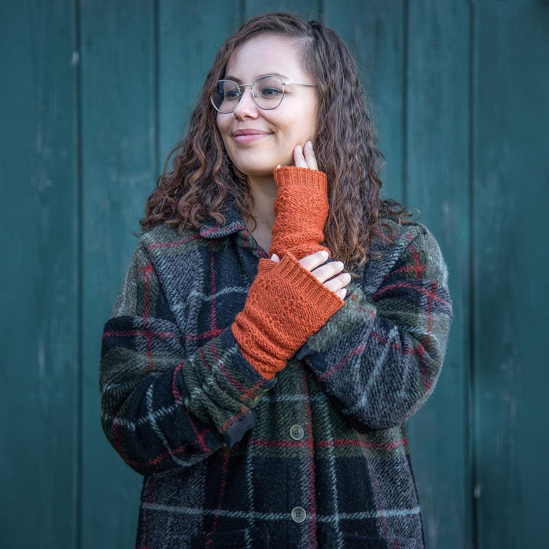 Damen Gestrickte Pulswärmer Modell Lenna Dunkelgrün, Dunkelgrün