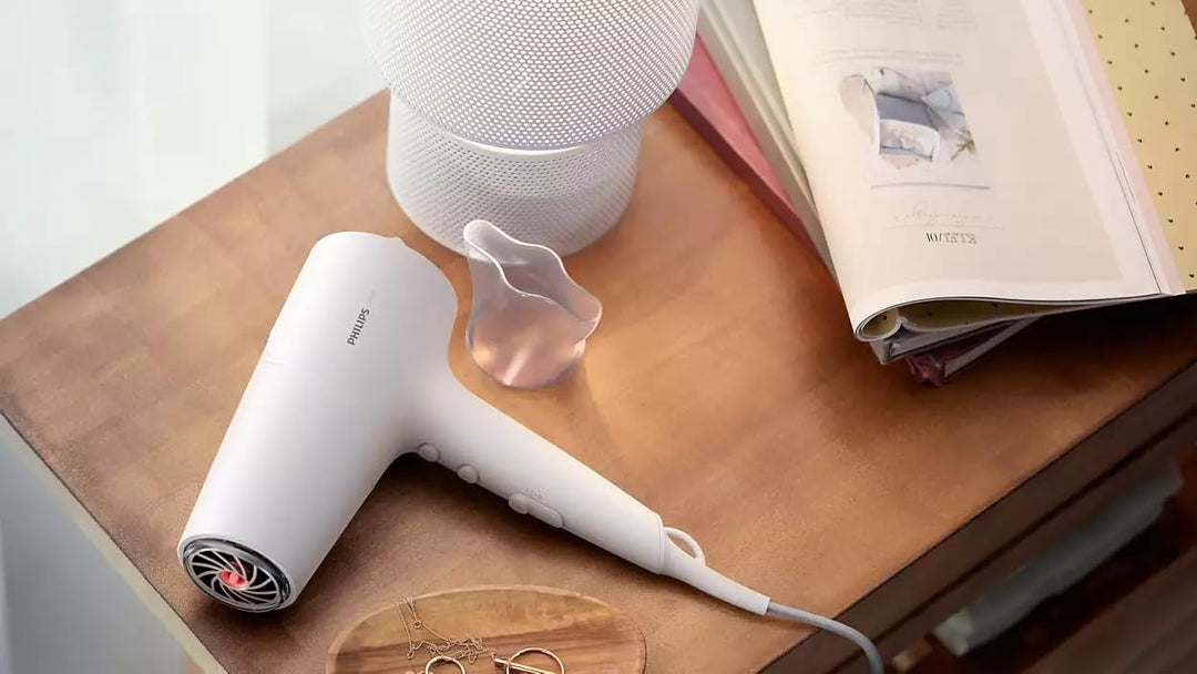 Philips Haartrockner der Serie 5000 mit ThermoShield Technologie, 3 Heiz- und 2 Geschwindigkeitsstuf