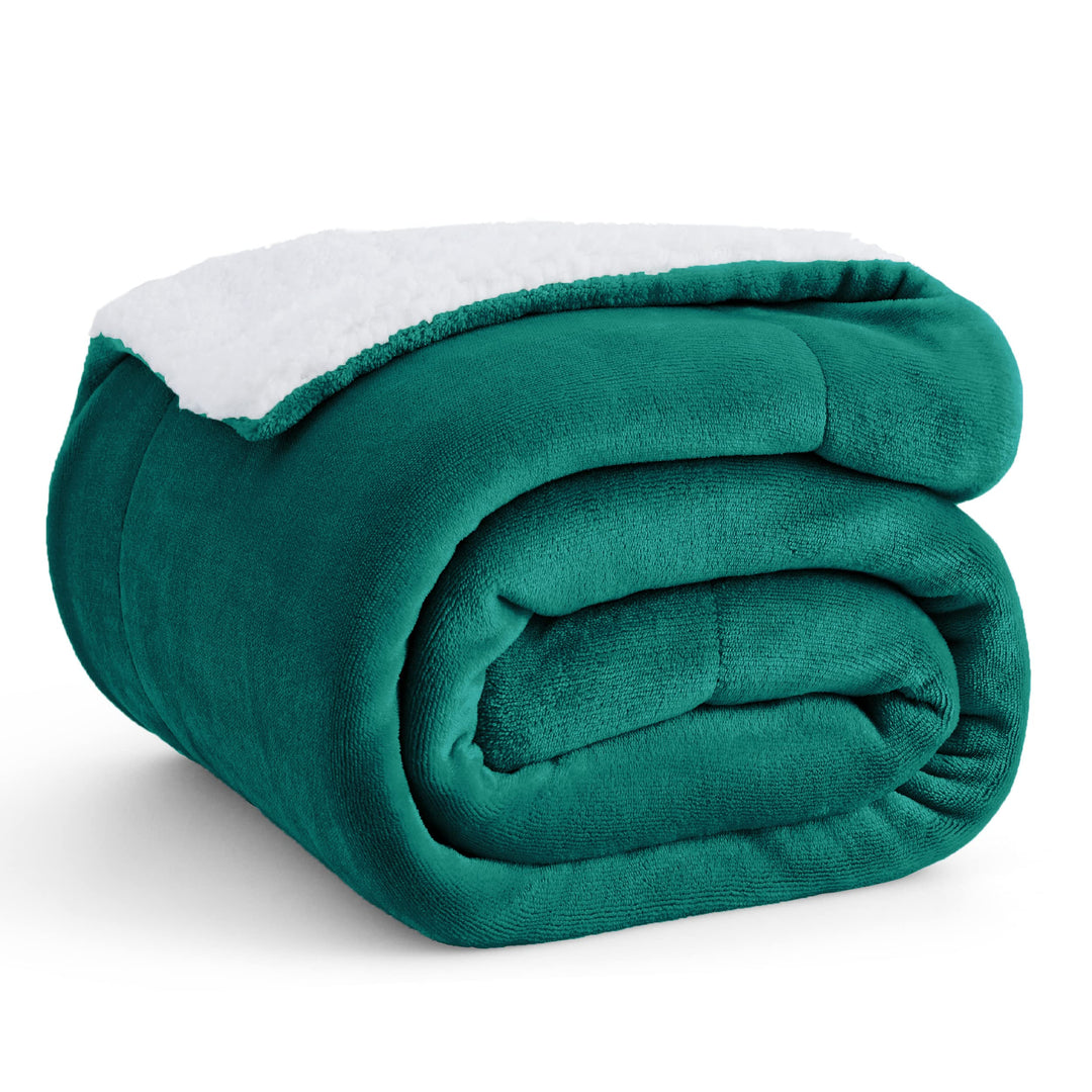 BEDSURE Decke Sofa Kuscheldecke Grün - warm Sherpa Sofaüberwurf Decke, Dicke Sofadecke Couchdecke, 1