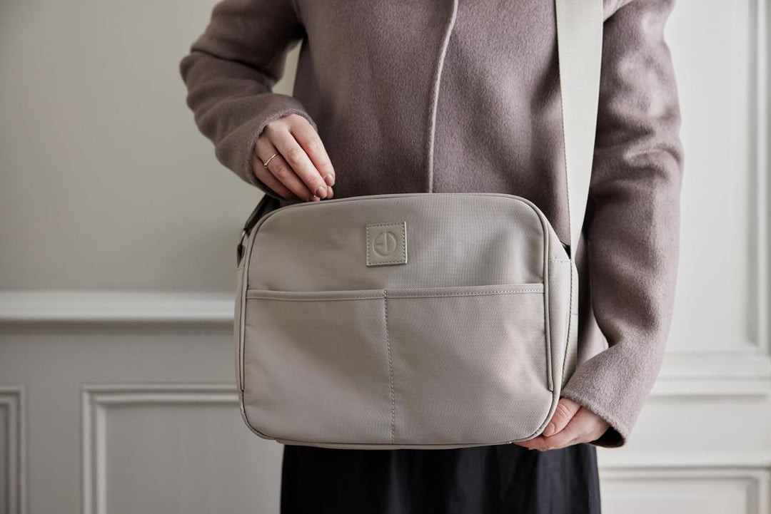 Elodie Details Baby Wickeltasche mit Wickelunterlage und Thermotasche Moonshell, Moonshell