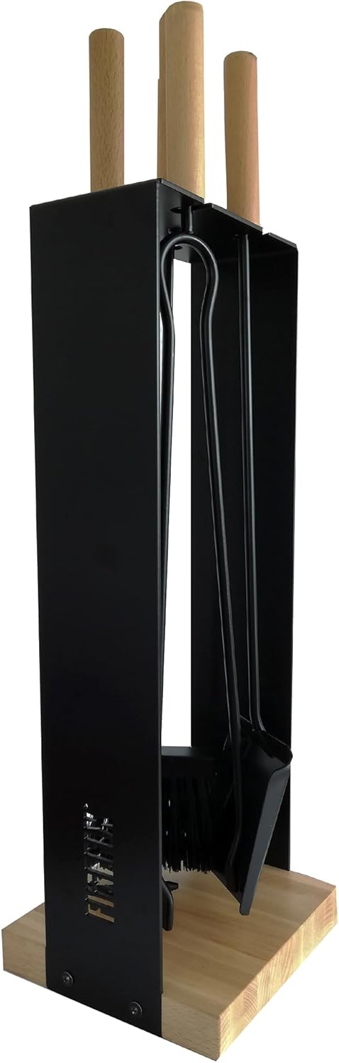 FIREFIX K2450 Kamingerät mit Holzgriffen und Holzsockel, mit FIREFIX Logo