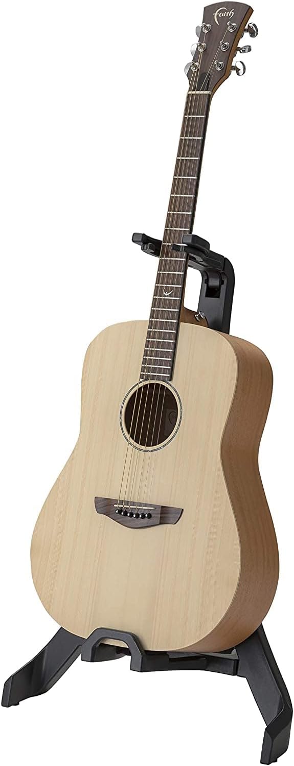 K&M 17650 E+A-Gitarrenständer Carlos, Schwarz - Filz-Auflage, - Für Akustik- und E-Gitarren universa