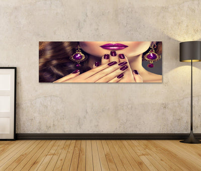 Bild auf Leinwand Luxus Mode Stil Nägel Maniküre Kosmetik Make Up Und Lockiges Haar Wandbild Poster