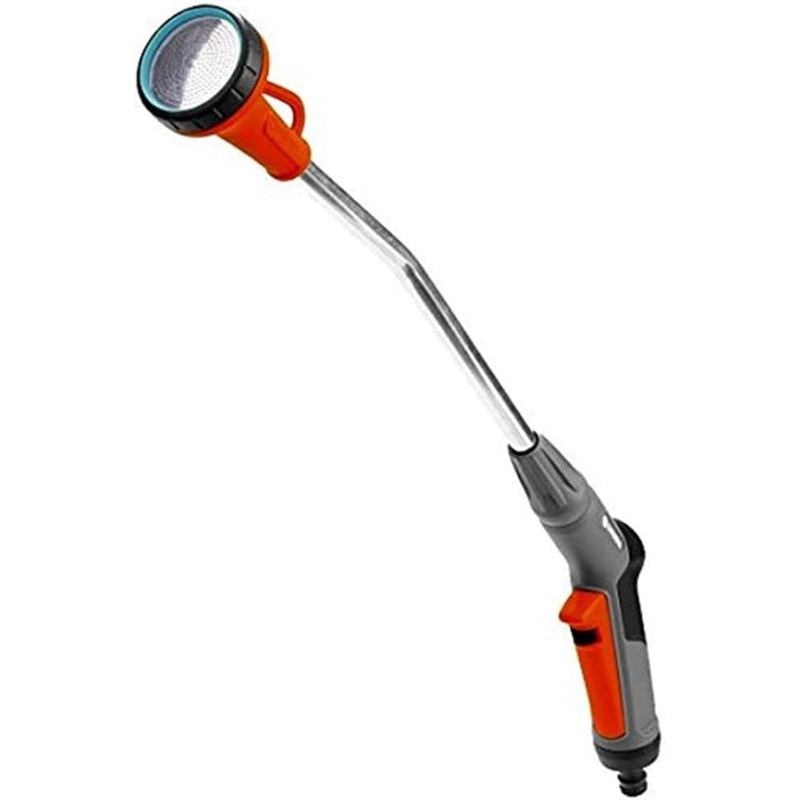 Gardena Giessstab-Aktion: Robuste Gartenbrause für schonendes und gleichmässiges Brausen, 60 cm lang