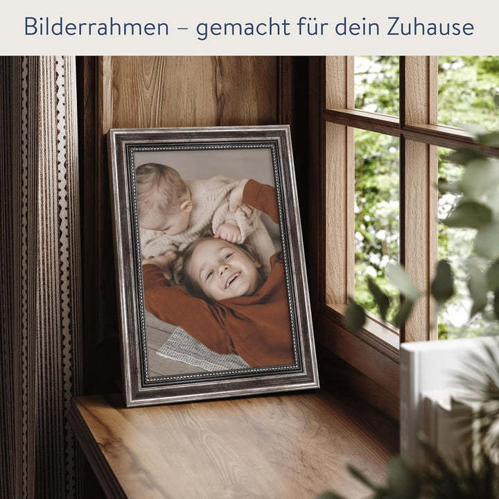 WANDStyle Bilderrahmen Metall-Optik 24x30 cm aus Holz im Barock-Stil zum Aufhängen, Fotorahmen Made