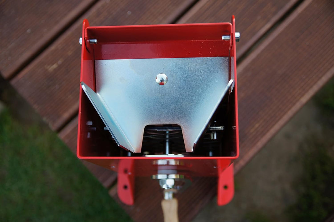 Feucht Obsttechnik KNACKI Junior - Wal- und Haselnuss Knackmaschine - Hazelnut Man - das Original Ma