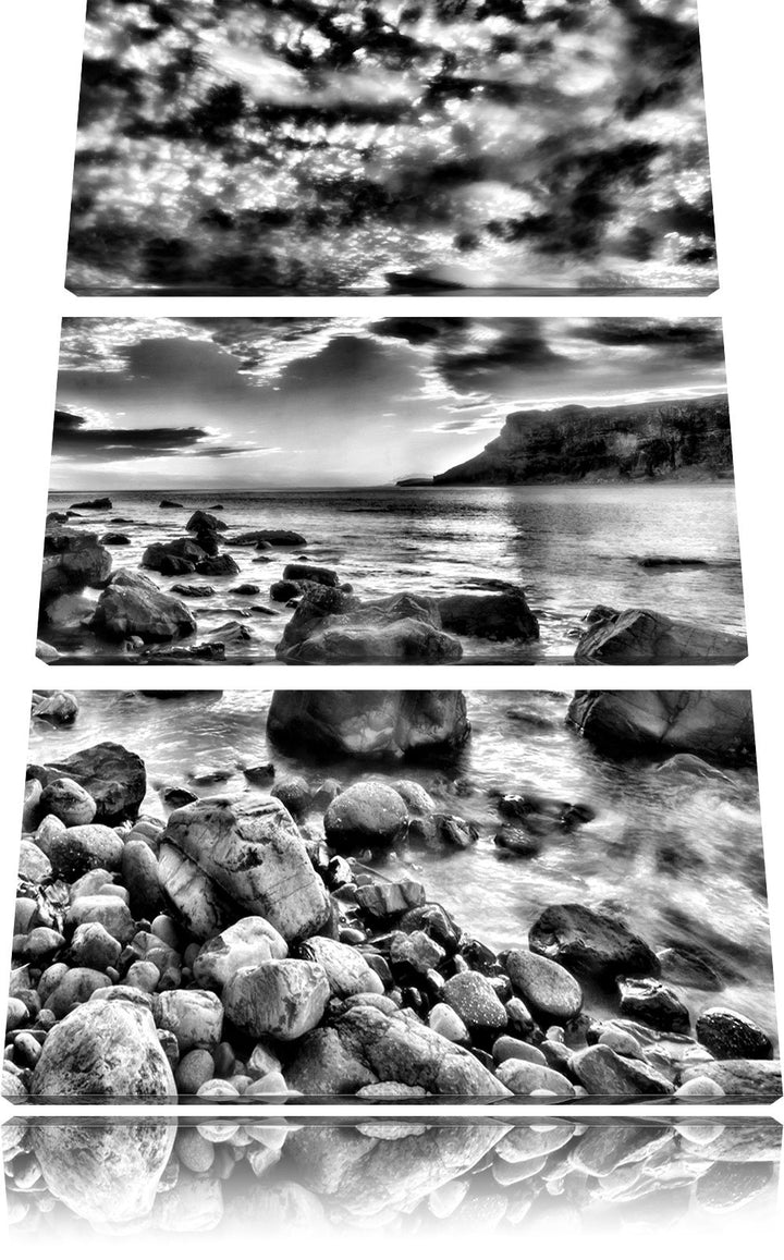 Pixxprint Monocrome, Felsen am Strand 3-Teiler Leinwandbild 120x80 Bild auf Leinwand