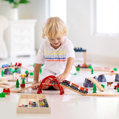 Kurtzy Zug Holzeisenbahn Set Magnetisch mit Aufbewahrungsbox (12-Teilig) – Kinderspielzeug Holzeisen