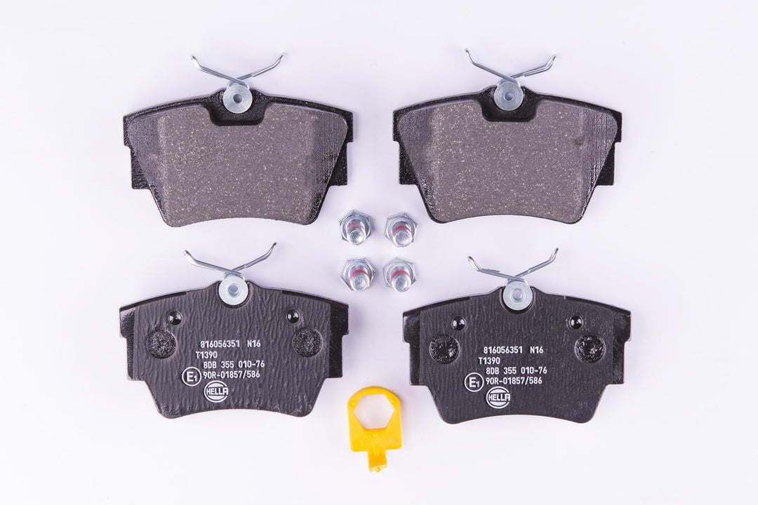 HELLA PAGID 8DB 355 010-761 Bremsbelagsatz - T1390 - Dicke/Stärke: 17mm - Bremssystem: Lucas - inkl.