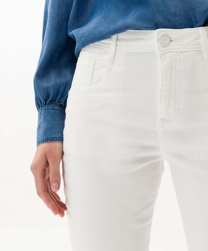 Brax Damen Jeans Style Shakira S Free to Move: Five-Pocket-röhrenjeans 27W / 30L Weiss, 27W / 30L We